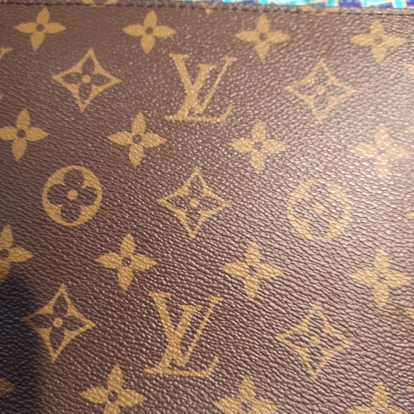 Louis Viutton wristlet - Picture 5 of 6